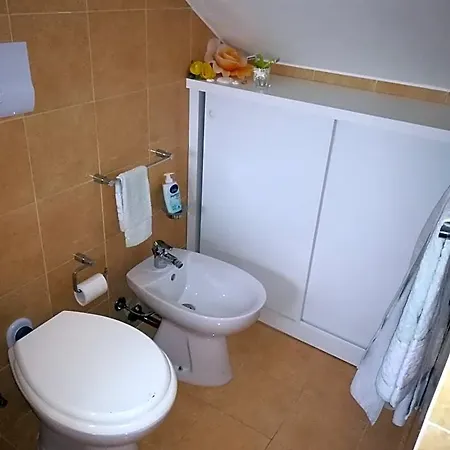 La Maison De Gabriele Oda ve Kahvaltı 2*