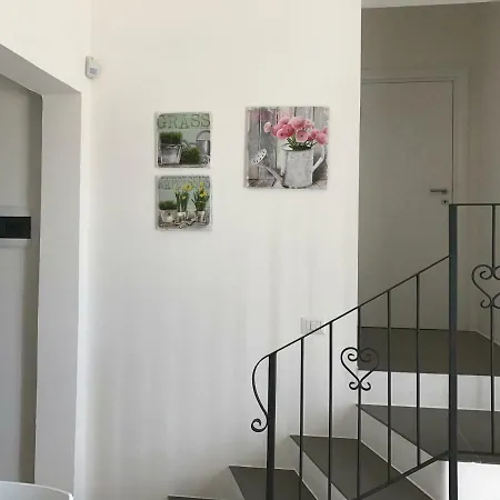 Bed and Breakfast La Maison De Gabriele 3*